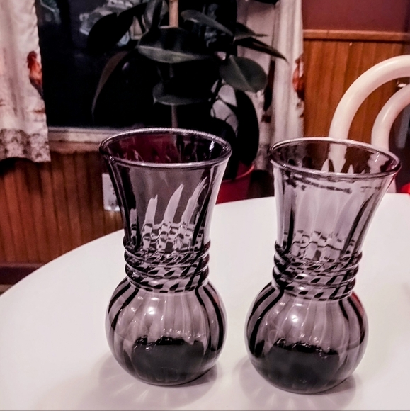 2 Indiana Glass Amethyst Plum Swirl Vases 6.5" Made In USA - Picture 5 of 6